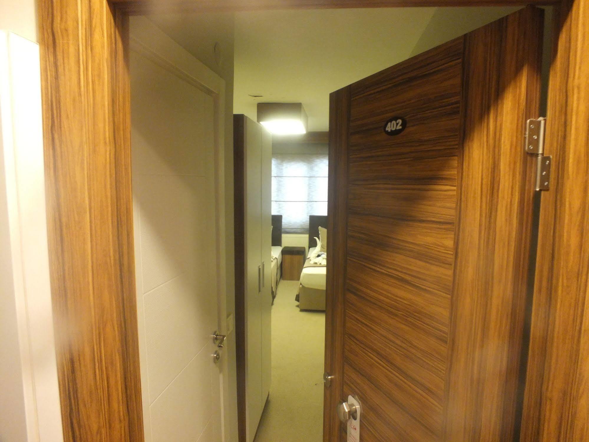 Emirtimes Hotel Kadikoey Istanbul Ngoại thất bức ảnh